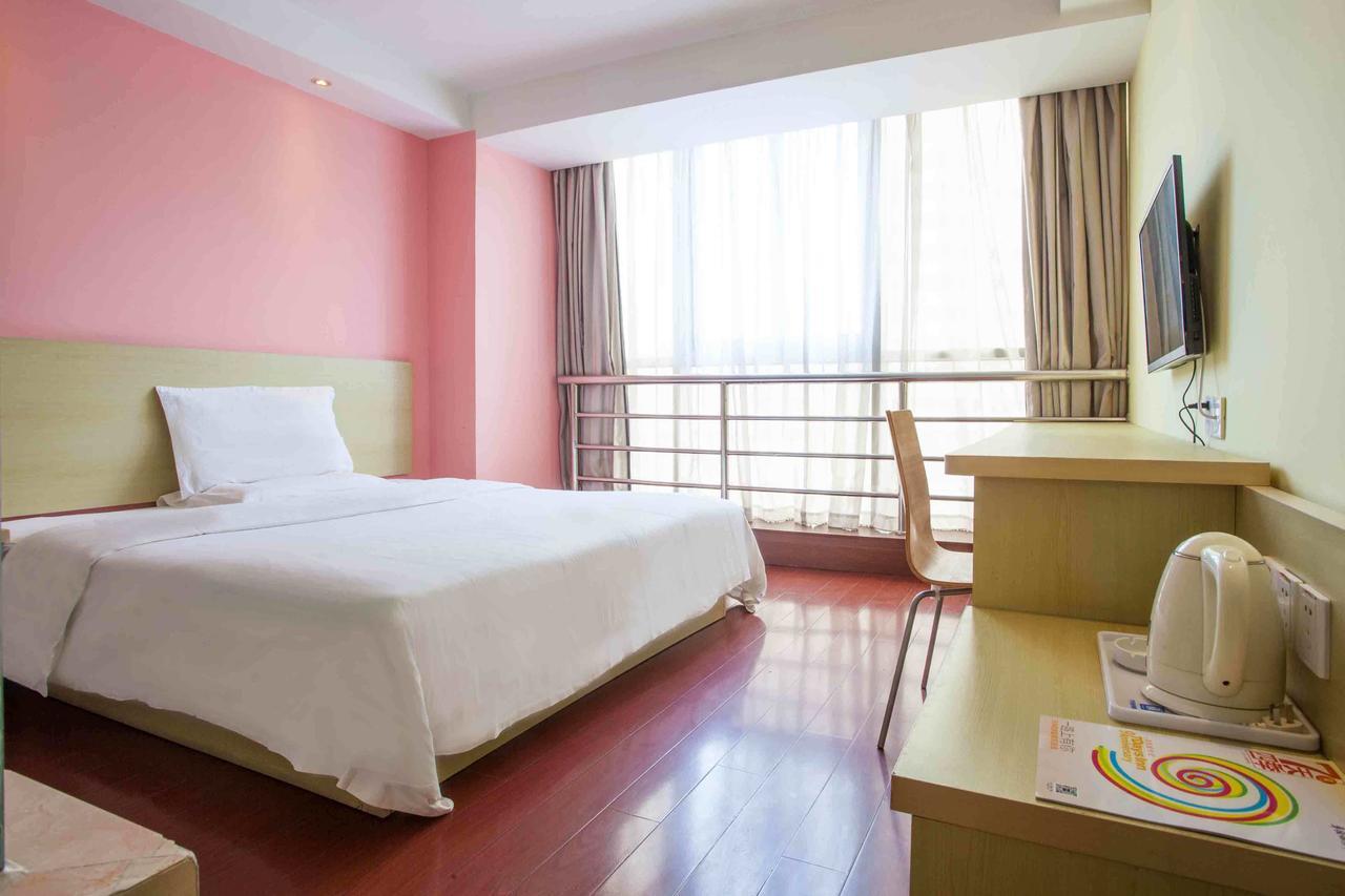 7Days Inn Xingyi Pingdong Avenue エクステリア 写真